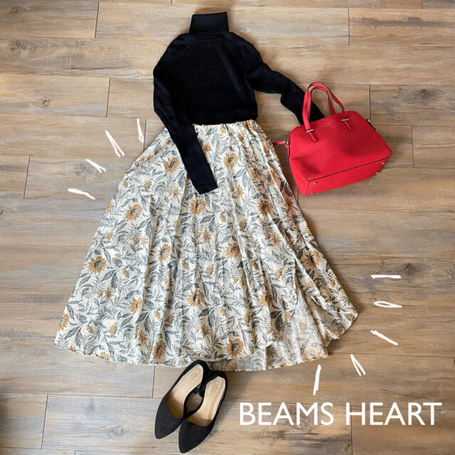 BEAMS(ビームス)の花柄フレアスカート/BEAMS HEART レディースのスカート(ロングスカート)の商品写真