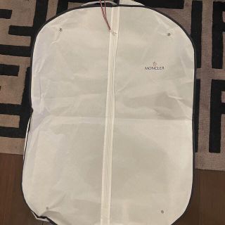 モンクレール(MONCLER)のモンクレール  ガーメントケース　未使用品！(ショップ袋)