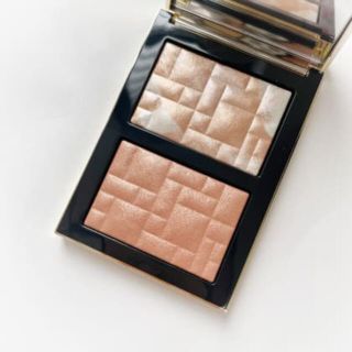 ボビイブラウン(BOBBI BROWN)のボビイブラウン　ハイライティング パウダー デュオ　L01 ピーチグロウ(チーク)