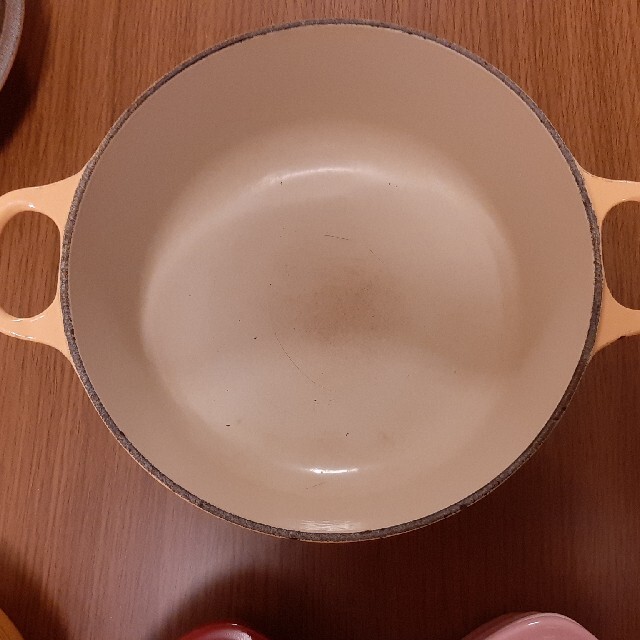 LE CREUSET(ルクルーゼ)のsumire様専用です。　LE CREUSET　20 サフランイエロー インテリア/住まい/日用品のキッチン/食器(鍋/フライパン)の商品写真