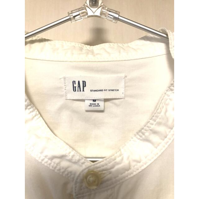 GAP(ギャップ)のGAP ノーカラーシャツ　白 メンズのトップス(シャツ)の商品写真
