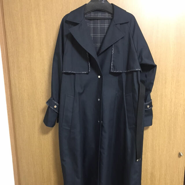 United Tokyo ネイビーAラインリバーシブルトレンチコート レディースのジャケット/アウター(トレンチコート)の商品写真