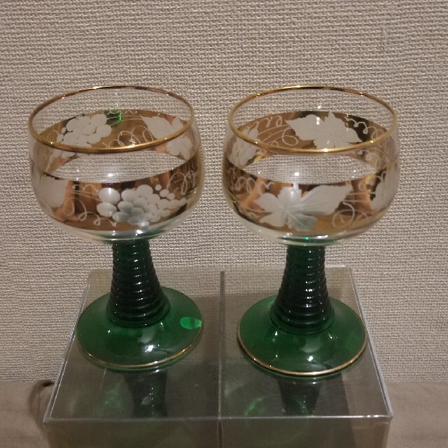 サントスピンク ドイツ製レーマーのワイングラスペア