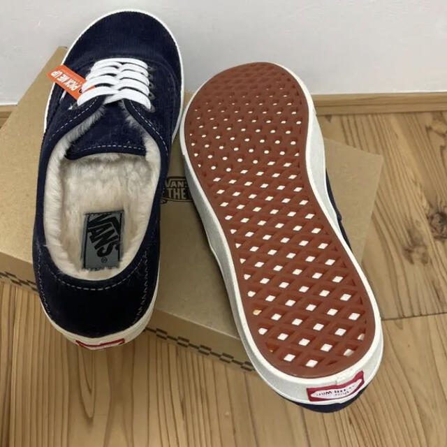 VANS(ヴァンズ)の新品　バンズ　オーセンティック　ボア　27.5 メンズの靴/シューズ(スニーカー)の商品写真