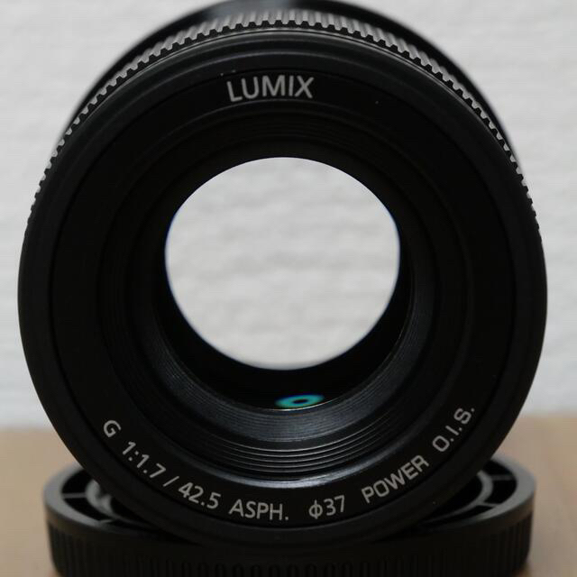 Panasonic(パナソニック)のPanasonic LUMIX G 42.5mm F1.7 H-HS043-K スマホ/家電/カメラのカメラ(レンズ(単焦点))の商品写真