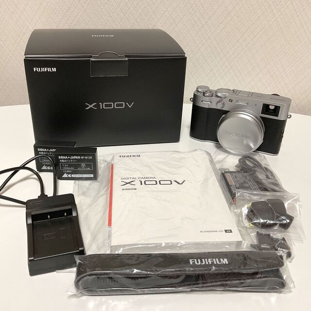 FUJIFILM X100V SILVER 保証書付きカメラ