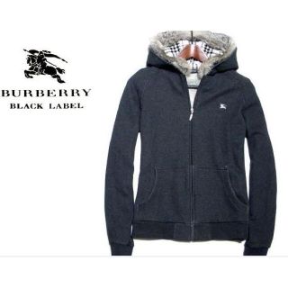 バーバリーブラックレーベル(BURBERRY BLACK LABEL)のバーバリーブラックレーベル ホース刺繍ラビットファー付ジップアップ パーカー2M(パーカー)