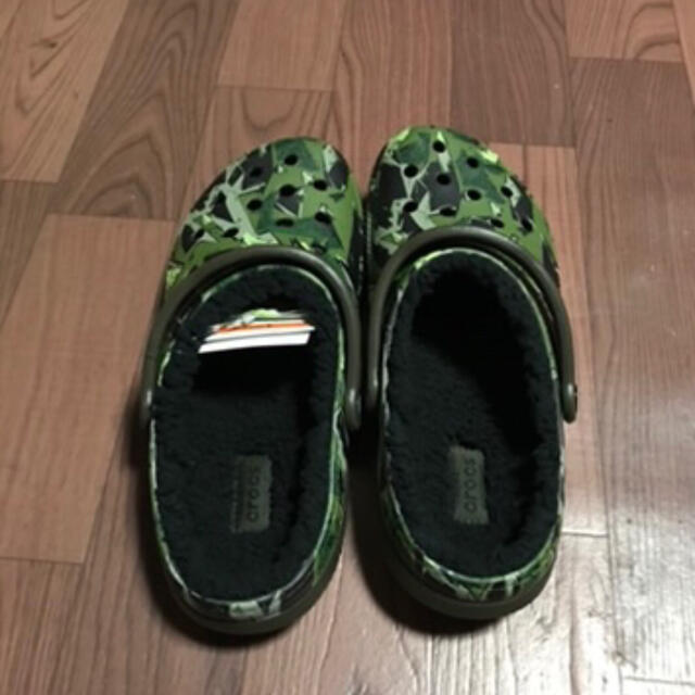 crocs(クロックス)の希少 クロックス 25cm グリーン ブラック ウィンター クロッグ ボア付 冬 メンズの靴/シューズ(サンダル)の商品写真