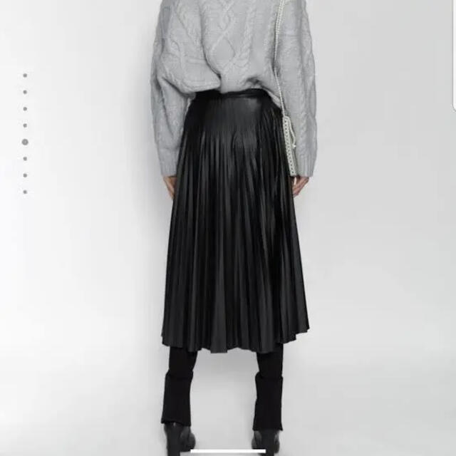 ZARAフェイクレザーラップスカート　Sサイズ レディースのスカート(ロングスカート)の商品写真