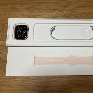 アップルウォッチ(Apple Watch)のApple Watch se 40ミリ　美品　保証期間あり　充電器バンド未使用(その他)