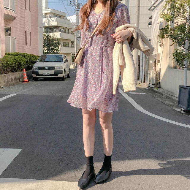 ZARA(ザラ)の【送料無料】ゆるかわ♡ フラワーワンピース ミディ丈  デート 女子会 お洒落 レディースのワンピース(ミニワンピース)の商品写真