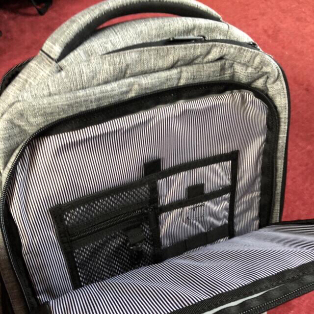 HERSCHEL(ハーシェル)のハーシェル　トラベルバックパック未使用　Travel Backpack 30L  メンズのバッグ(バッグパック/リュック)の商品写真