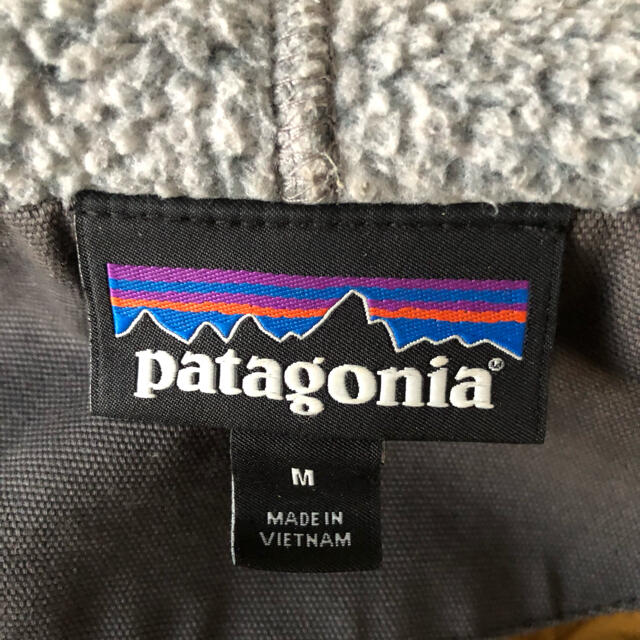 patagonia(パタゴニア)のパタゴニア　メンズ　ベターハイブリッドフーディ　M メンズのジャケット/アウター(ダウンジャケット)の商品写真