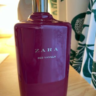 ザラ(ZARA)のZARA  レッドバニラ　オードトワレ(香水(女性用))