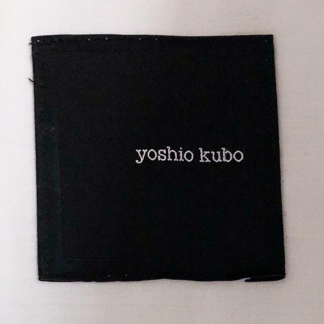 yoshio kubo(ヨシオクボ)のあゆぞー様★ 未使用品 ヨシオクボ HALF EMBLEM SHIRTS シャツ メンズのトップス(シャツ)の商品写真