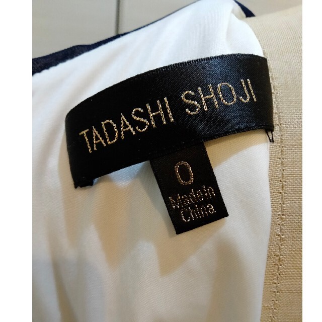 TADASHI SHOJI(タダシショウジ)のTadashi Shoji タダシショージ　可憐な刺繍ワンピース　0 レディースのワンピース(ひざ丈ワンピース)の商品写真