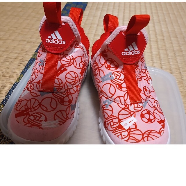 adidas(アディダス)のアディダス スリッポンタイプスニーカー15センチ キッズ/ベビー/マタニティのキッズ靴/シューズ(15cm~)(スニーカー)の商品写真