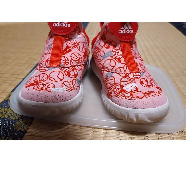 adidas(アディダス)のアディダス スリッポンタイプスニーカー15センチ キッズ/ベビー/マタニティのキッズ靴/シューズ(15cm~)(スニーカー)の商品写真