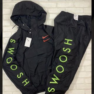 NIKE - 新品 NIKE ウーブン セットアップ S SWOOSH ジャージの NIKE - 新品 NIKE ウーブン セットアップ S SWOOSH ジャージの