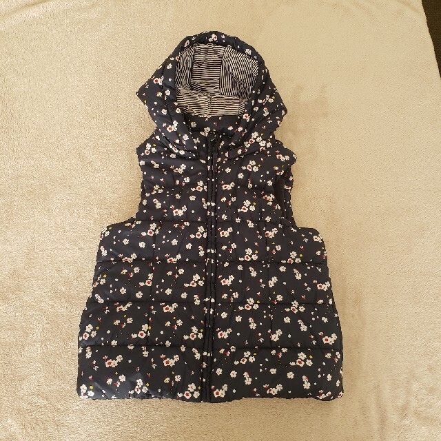 PETIT BATEAU(プチバトー)のプチバトー　中綿ベスト　8ans/126cm　 キッズ/ベビー/マタニティのキッズ服女の子用(90cm~)(ジャケット/上着)の商品写真