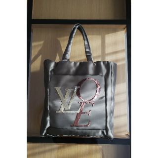 ルイヴィトン(LOUIS VUITTON)の☆ルイヴィトン ザッツラブ 素敵なトートバッグ 最上質 シルクサテン 未使用品☆(トートバッグ)