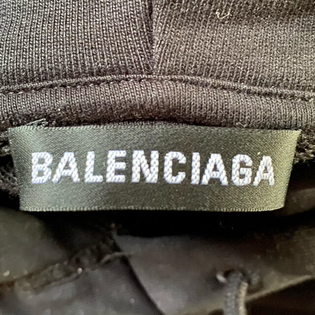 Balenciaga パーカーの通販 by すけ's shop｜バレンシアガならラクマ - バレンシアガ 新作正規店