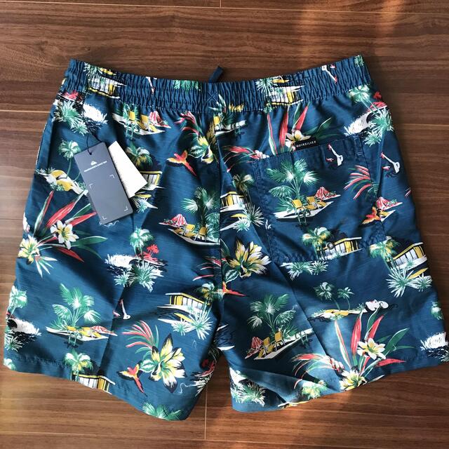 QUIKSILVER(クイックシルバー)のQUIKSILVER クイックシルバー ウォークショーツ ネイビーLハーフパンツ メンズのパンツ(ショートパンツ)の商品写真