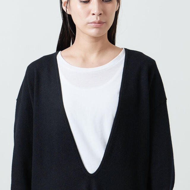 UNITED ARROWS(ユナイテッドアローズ)のMARW UNITED ARROWS 深Vネック ロングスリーブニット レディースのトップス(ニット/セーター)の商品写真