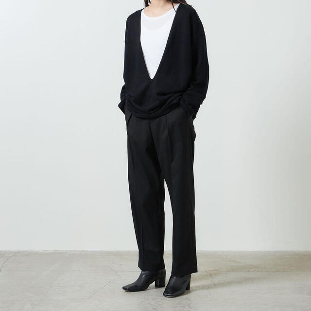 UNITED ARROWS(ユナイテッドアローズ)のMARW UNITED ARROWS 深Vネック ロングスリーブニット レディースのトップス(ニット/セーター)の商品写真