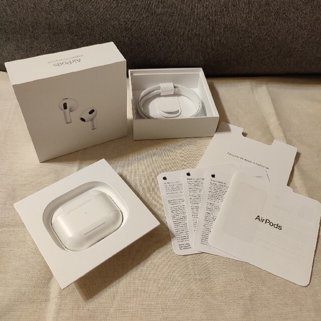 ほぼ新品】AirPods 第3世代【送料無料】 ほぼ新品】AirPods 第3世代【送料無料】