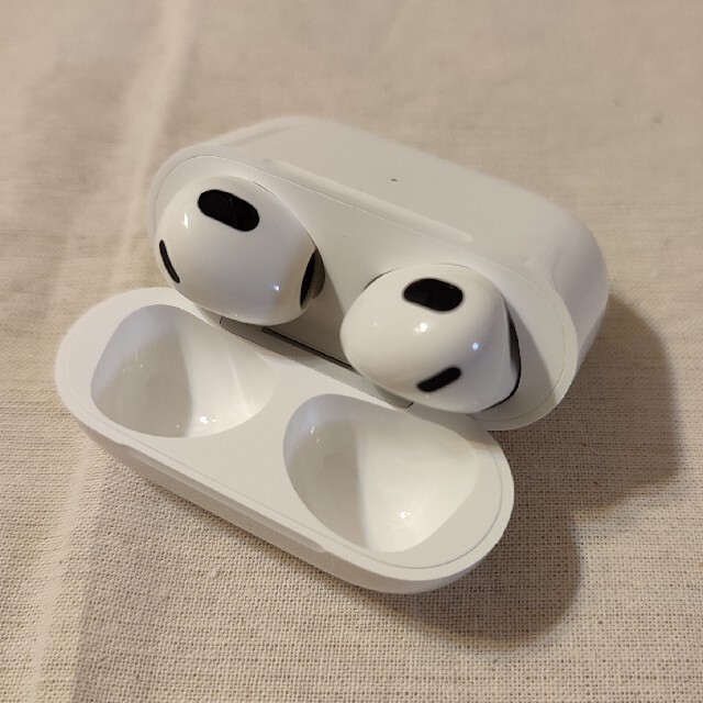 ほぼ新品】AirPods 第3世代【送料無料】 ほぼ新品】AirPods 第3世代【送料無料】