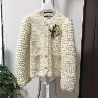 GUCCI(カーディガン ・ ホワイト/白色系)のフリマアイテム一覧 GUCCI(カーディガン ・ ホワイト/白色系)のフリマアイテム一覧
