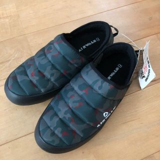 エアウォーク(AIRWALK)の新品　タグ付き　AIRWALK ダウンサンダル(スリッポン/モカシン)