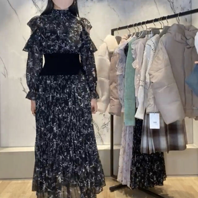 ♡ルミネ限定ウエストリブフレアスリーブプリーツワンピース - ekhy.ee