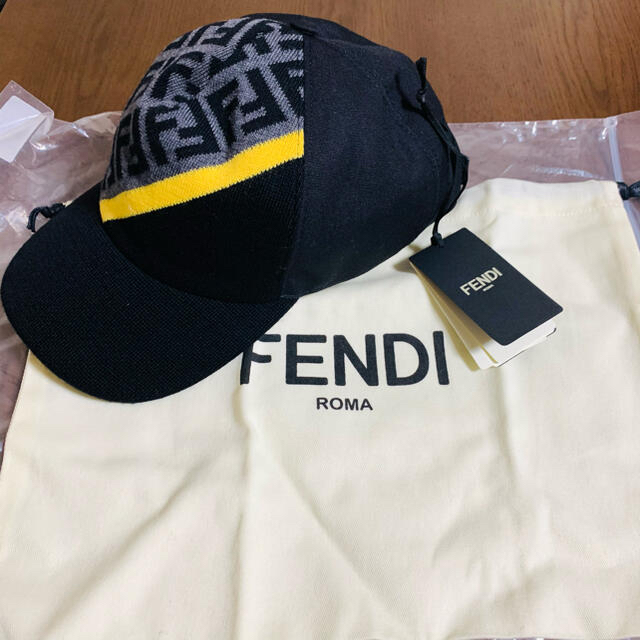 FENDI(フェンディ)の新品！FENDI フェンディ　マルチカラーベースボールキャップ メンズの帽子(キャップ)の商品写真