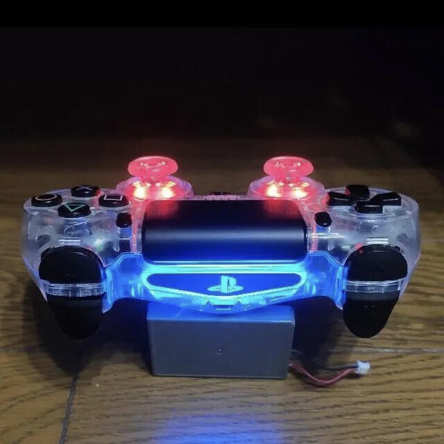 PlayStation4(プレイステーション4)の光る‼︎カスタムコントローラーPS4  エンタメ/ホビーのゲームソフト/ゲーム機本体(家庭用ゲーム機本体)の商品写真