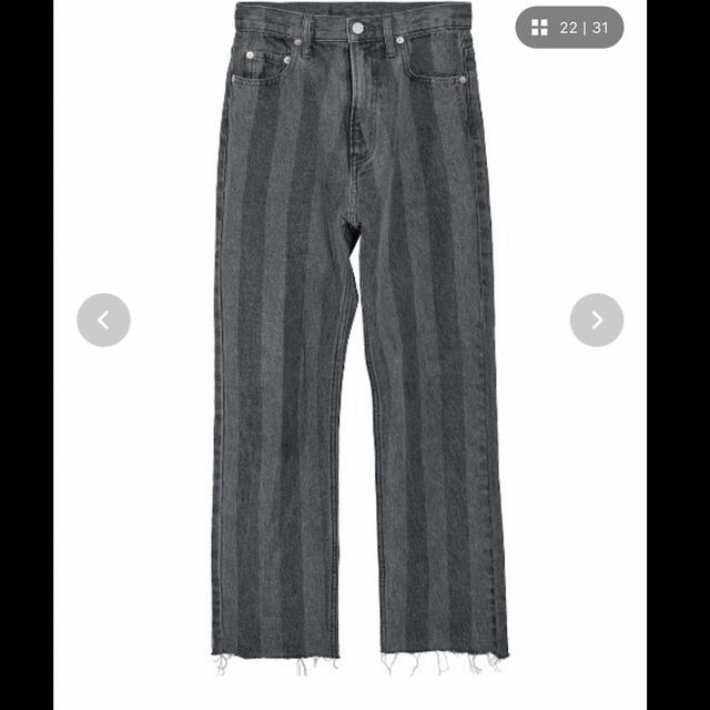 Ameri VINTAGE(アメリヴィンテージ)のAMERI STRIPE DAMAGE STRAIGHT DENIM レディースのパンツ(デニム/ジーンズ)の商品写真