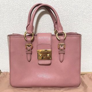 ミュウミュウ バイカラー バッグの通販 100点以上 | miumiuの ミュウミュウ バイカラー バッグの通販 100点以上 | miumiuの
