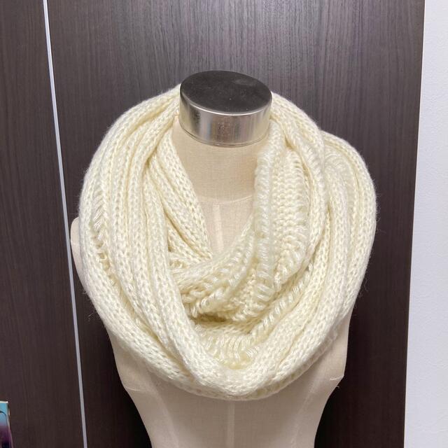 VICKY(ビッキー)の美品❤ビッキー 暖かい 冬 柄編みロングスヌード オフホワイト レディースのファッション小物(スヌード)の商品写真