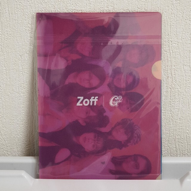Zoff(ゾフ)の【非売品】Zoff × Girls2コラボ ミニクリアファイル エンタメ/ホビーのタレントグッズ(アイドルグッズ)の商品写真