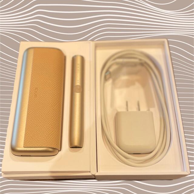 IQOS(アイコス)の【美品】iQOS ILUMAプライムキット【ゴールドカーキ】イルマ メンズのファッション小物(タバコグッズ)の商品写真