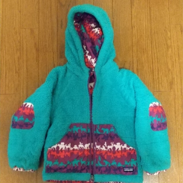 patagonia(パタゴニア)のパタゴニア ボアジャケット 4T キッズ/ベビー/マタニティのキッズ服女の子用(90cm~)(コート)の商品写真