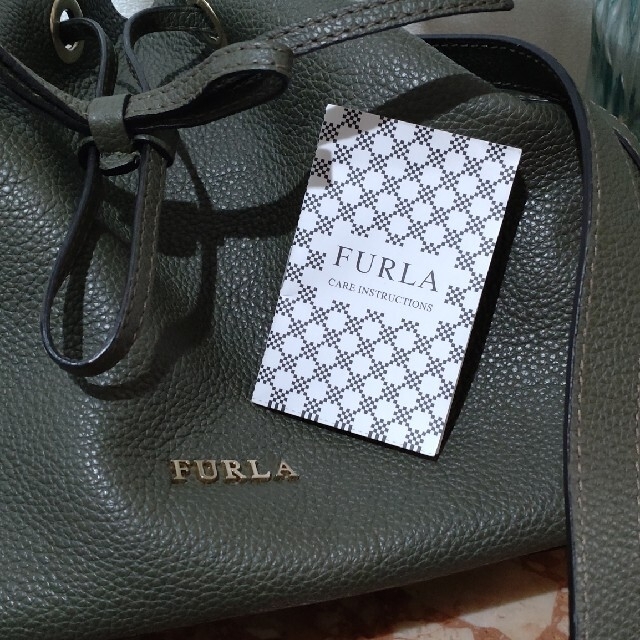 ♥専用❣♥FURLA♥のモスグリーンのバッグとスヌード 5