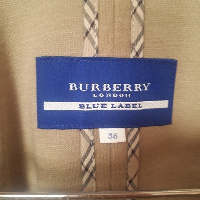 BURBERRY BLUE LABEL(バーバリーブルーレーベル)の値下げ　BURBERRYBLUELABEL 　コートポンチョマント美品 38M レディースのジャケット/アウター(ポンチョ)の商品写真