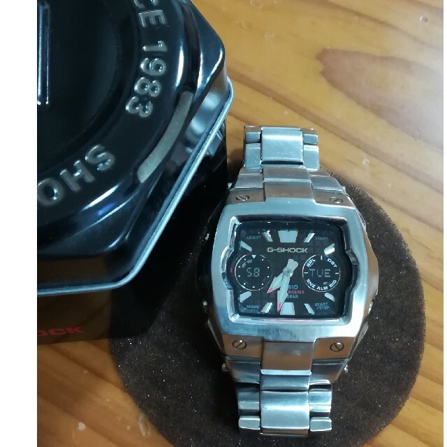 美品 CASIO G-SHOCK G-011D アナデジ 数え切れ メタルバンド 美品 CASIO G-SHOCK G-011D アナデジ 数え切れ メタルバンド