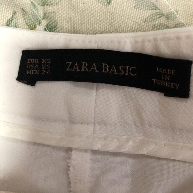 ZARA(ザラ)の値下げしました　ザラ　ワイドパンツ　ホワイト レディースのパンツ(カジュアルパンツ)の商品写真