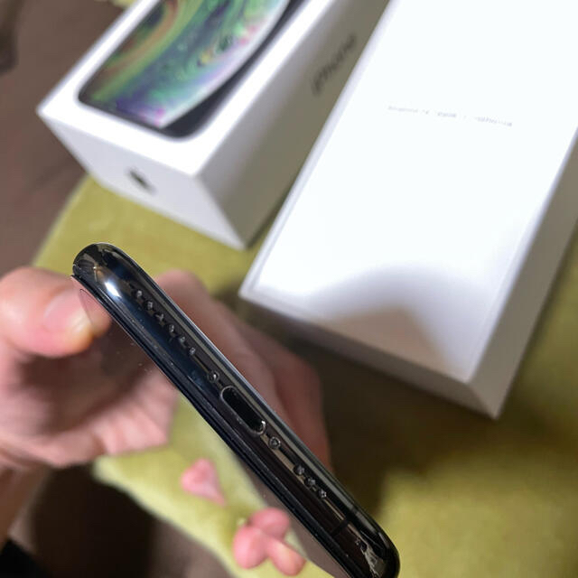 iPhone Xs Space Gray 256 GB SIMフリー 5