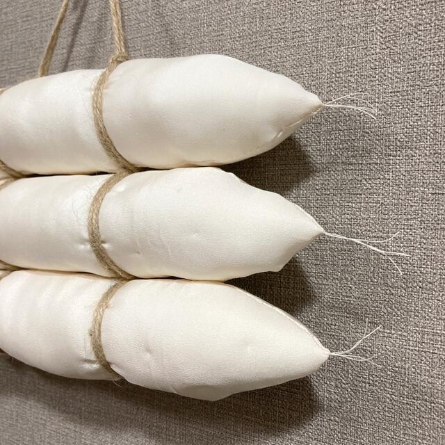 ちりめん細工 大根の壁飾り(大きいサイズ) - インテリア/家具