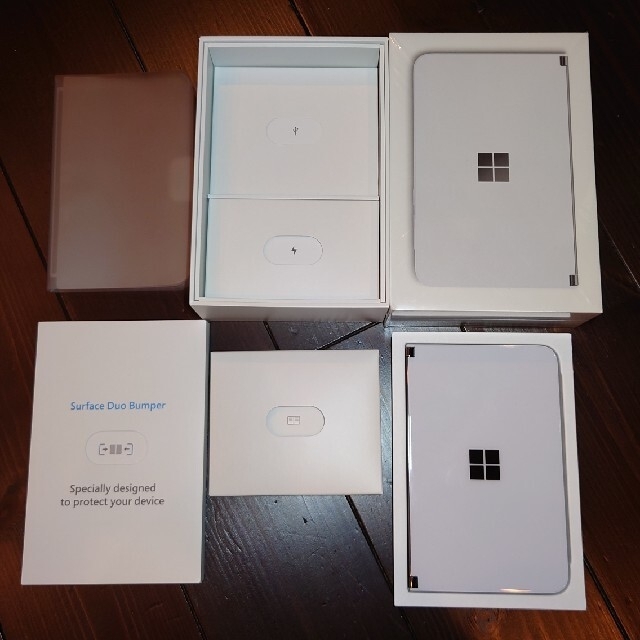 Microsoft(マイクロソフト)のsurface duo 256GB simフリー スマホ/家電/カメラのスマートフォン/携帯電話(スマートフォン本体)の商品写真