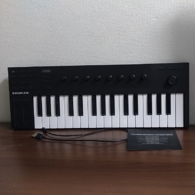 KOMPLETE KONTROL M32